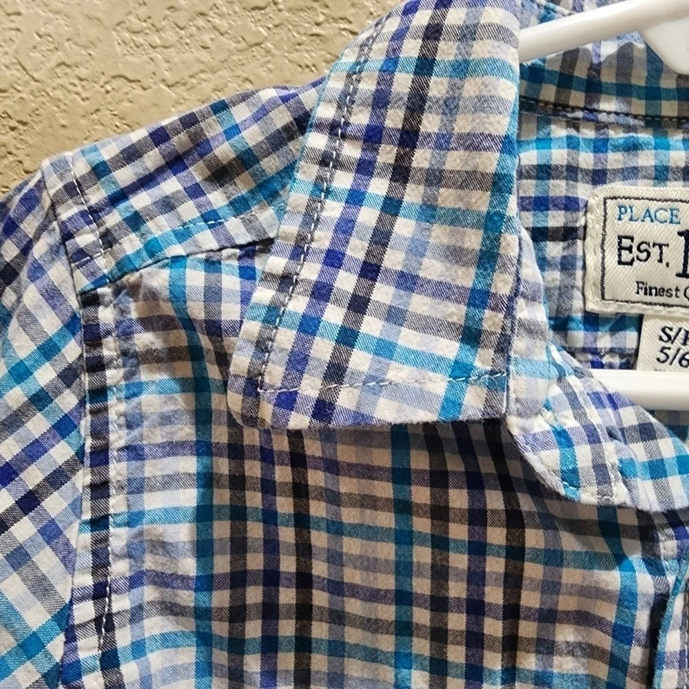 Childrens Place Long sleeve blue and white plaid button up shirt Size S 5/6